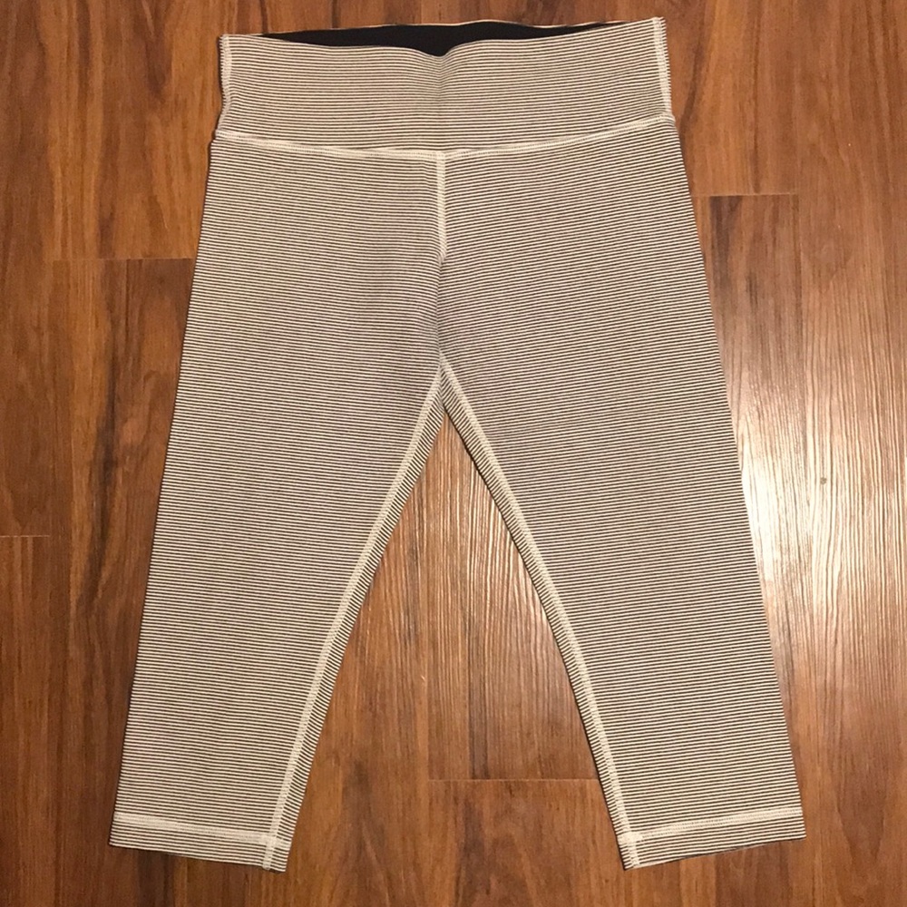 RARE EUC lululemon Black/White Wee Stripe WUC